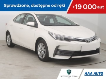 Toyota Corolla XI Sedan 1.6 Valvematic 132KM 2016 Toyota Corolla 1.6 Valvematic, Salon Polska