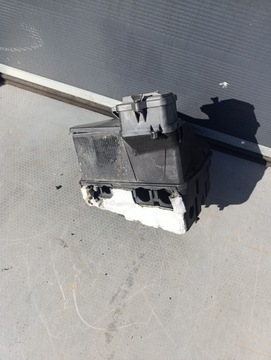 БЛОК ПРЕДОХРАНИТЕЛЕЙ VW T5 1.9, 2.5 TDI