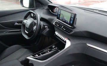 Peugeot 5008 II Crossover Facelifting 1.5 BlueHDi 130KM 2023 Peugeot 5008 1.5 BlueHDi Allure EAT8 2023 od RiA 1.5 Diesel 130KM, zdjęcie 1