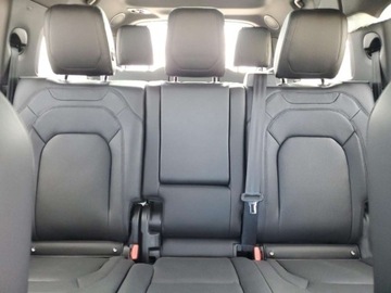 Land Rover Defender IV (L663) 2023 Land Rover Defender 130 se, 2023r., 4x4, 3.0L 3.0 Benzyna 395KM, zdjęcie 9