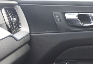 Volvo XC60 II Crossover T5 250KM 2019 Volvo XC 60 T5 Benzyna 250KM R-Design I wlasciciel Salon PL Gwarancja FV23, zdjęcie 21