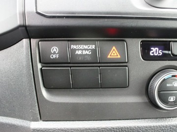 Volkswagen Caravelle T6 Transporter 2.0 TDI 102KM 2017 Volkswagen Caravelle Trendline L2 F-vat, zdjęcie 18