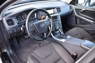 Volvo V60 I Kombi Facelifting 2.0 D3 DRIVE-E 150KM 2016 Volvo V60 2,0D3 150KM Navi Alu Led Podg. Fotele, zdjęcie 4