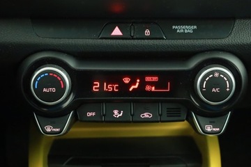 Kia Stonic I Crossover Facelifting 1.0 T-GDI 100KM 2021 Kia Stonic 1.0 T-GDI, Salon Polska, 1. Właściciel, zdjęcie 17