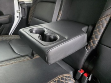 Jeep Wrangler IV Sahara Plug-In Seria 6 2.0 4xe 381KM 2023 JEEP WRANGLER Sahara High Altitude, 2.0l 4xe Plug-in-Hybrid 381KM 17,652km, zdjęcie 24