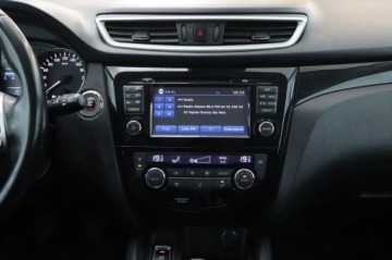 Nissan Qashqai II Crossover 1.2 DIG-T 115KM 2014 Nissan Qashqai 1.2 DIG-T, Salon Polska, Navi, zdjęcie 11