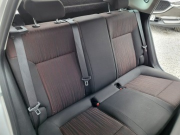 Opel Astra J Hatchback 5d 1.6 Twinport ECOTEC 115KM 2011 Opel Astra 1.6 115 KM 100% Przebieg 105 Tyś km, zdjęcie 22