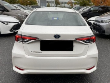 Toyota Corolla XII Sedan Facelifting 1.8 Hybrid 140KM 2025 Od ręki - Comfort 1.8 Hybrid 140KM | Tempomat adaptacyjny!, zdjęcie 3