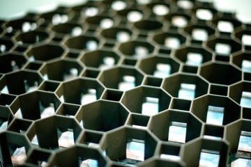 ГАЗОННАЯ СЕТКА ГЕОКРАТИЧЕСКАЯ САДОВАЯ Зеленая для склонов, дорог для парковок, 5 см