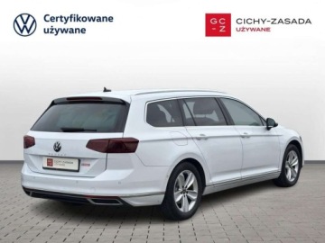Volkswagen Passat B8 Variant Facelifting 2.0 TDI SCR 150KM 2023 Volkswagen Passat TDI 150KM Elegance LED Matrix Nawigacja Martwe pole, zdjęcie 4