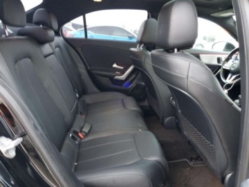 Mercedes Klasa A W177/V177 2021 Mercedes-Benz Klasa A 2021 Mercedes-Benz A-Class A 220 Sedan 2.0 Benzyna, zdjęcie 10