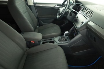 Volkswagen Tiguan Allspace SUV 1.5 TSI EVO 150KM 2021 VW Tiguan Allspace 1.5 TSI, Salon Polska, zdjęcie 6
