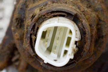 TOYOTA LAND CRUISER J100 4.2 TD VENTIL HYDRAULICKÝ ZAVĚŠENÍ PŘEDNÍHO P