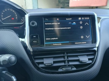 Peugeot 2008 I SUV Facelifting 1.2 PureTech 82KM 2019 PEUGEOT 2008 SIGNATURE 1,2 benzyna 2019 r, zdjęcie 6