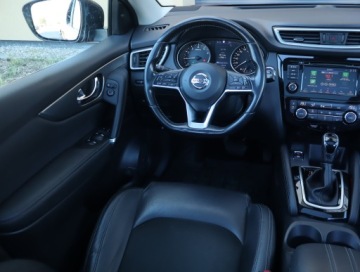 Nissan Qashqai II Crossover Facelifting 1.3 DIG-T  160KM 2018 Nissan Qashqai 1.3 DIG-T, Serwis ASO, Automat, zdjęcie 6