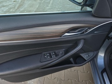 BMW Seria 5 G30-G31 Touring 530d 265KM 2017 530d xDrive Luxury Line aut, zdjęcie 9