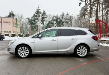 Opel Astra J Sports Tourer 1.4 Turbo ECOTEC 140KM 2011 Opel Astra Opel Astra 1.4 Turbo Cosmo 1.4 Benzyna 140KM, zdjęcie 5