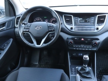 Hyundai Tucson III SUV 1.6 GDI 132KM 2016 Hyundai Tucson 1.6 GDI, Salon Polska, zdjęcie 6