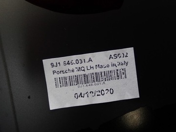 LIŠTA KRYT SLOUPU DVEŘE LEVÝ PORSCHE TAYCAN 21R