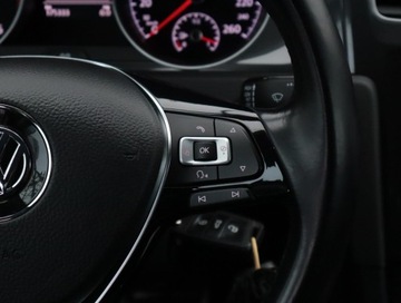 Volkswagen Golf VII Variant Facelifting 1.6 TDI-CR DPF BMT 115KM 2018 VW Golf 1.6 TDI, Automat, Navi, Klima, zdjęcie 17