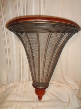 Настенная консоль