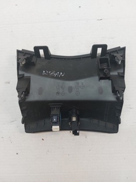 HNÍZDO USB AUX NISSAN X-TRAIL T32