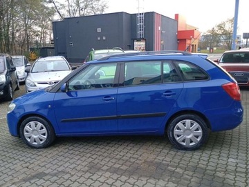 Skoda Fabia II Kombi 1.2 70KM 2008 Skoda Fabia 1.2 Combi PROSTA benzyna KLIMATYZACJA 157 tys. przebiegu 1.2, zdjęcie 7