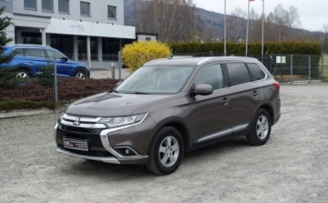 Mitsubishi Outlander III 2017 Mitsubishi Outlander 2.2DI-D 150KM 4WD 4x4 7osobowy Xenony Nawigacja Grzan