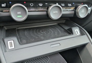 Citroen 2023 Citroen C4X e-C4 X EV136 50kWh Shine SalonPL FVat Od Reki Niski Przebieg, zdjęcie 15