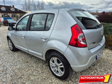 Dacia Sandero I Hatchback 5d 1.4 MPI 75KM 2008 Dacia Sandero Klimatyzacja Centralny Zamek El Szyby Nowe opony 1.4, zdjęcie 3