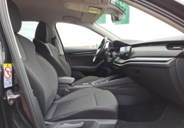 Skoda Octavia IV Liftback 1.5 TSI EVO 150KM 2021 Skoda Octavia Ambition 1.5 TSI e-Tec 150 KM Kamera LED Czujniki Climat, zdjęcie 10