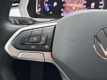 Volkswagen Passat B8 Variant Facelifting 1.5 TSI EVO 150KM 2023 Volkswagen Passat reflektory LED kamera nawigacja tempomat aktywny FV, zdjęcie 17