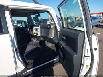 Toyota FJ Cruiser 2013 Toyota FJ 2013 r., 4,0L 4.0 Benzyna 260KM, zdjęcie 8