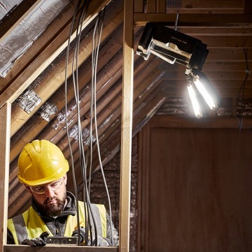 Коробка TOUGHSYSTEM со светодиодной аккумуляторной лампой 4000лм DeWALT DWST08061-1