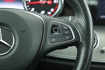 Mercedes Klasa E W213 Limuzyna 2.0 220d 194KM 2016 Mercedes E E 220 d, Salon Polska, Serwis ASO, zdjęcie 17