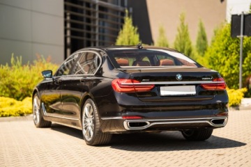BMW Seria 7 G11-G12 Sedan 750i 450KM 2016 BMW G12 750Li xDrive Individual, zdjęcie 3