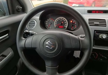 Suzuki Swift IV Hatchback 5d 1.3 92KM 2010 Suzuki Swift Suzuki Swift 2010 1.3 16V Klima Bezwypadkowy 1.3 Benzyna 92KM, zdjęcie 30