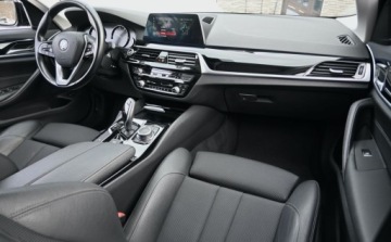 BMW Seria 5 G30-G31 Touring 520d 190KM 2020 BMW Seria 5 2,0D 190 KM X-DRIVE Full Led Nawigacja SPORT-LINE 2.0 Diesel, zdjęcie 24