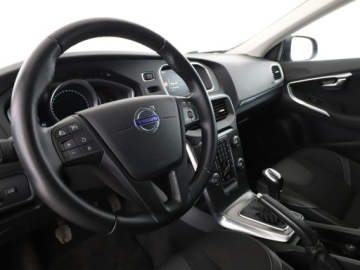 Volvo V40 II Hatchback 2.0 T2 DRIVE-E 122KM 2016 Volvo V40 niski przebieg navi grzane fotele PDC, zdjęcie 13