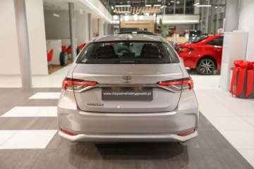 Toyota Corolla XII Sedan 1.5 VVT-i 125KM 2022 Toyota Corolla 1.5 Comfort 1.5 Benzyna 125KM, zdjęcie 4