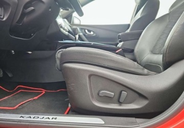 Renault Kadjar Crossover Facelifting 1.3 TCe 140 FAP 140KM 2021 Renault Kadjar Kadjar 1.3 TCe FAP Black Edition EDC Salon PL Kamera cofani, zdjęcie 3