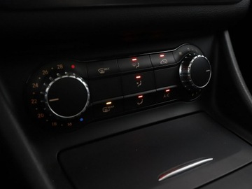 Mercedes GLA I Off-roader 1.6 200 156KM 2015 Mercedes GLA 200 automat grzane fotele navi, zdjęcie 26