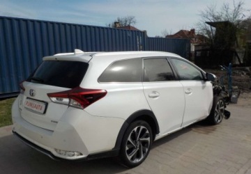 Toyota Auris II 2018 Toyota Auris Okazja 1.8 Hybryda 122KM, zdjęcie 9