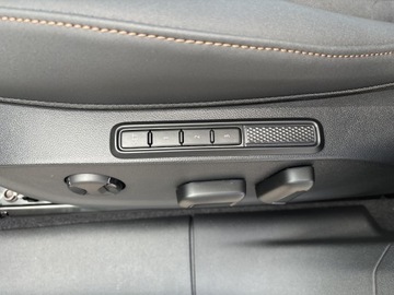 Cupra Terramar SUV 1.5 eTSI 150KM 2025 Cupra Terramar 1.5 eTSI 150 KM 7-biegowa automatyc, zdjęcie 11