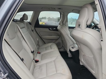 Volvo XC60 II Crossover T5 250KM 2018 Volvo XC 60 T5 2018 2.0l 2.0 Benzyna 250KM, zdjęcie 11