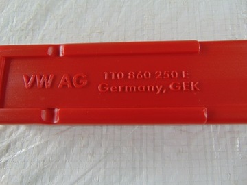 VW PASSAT B8 ПРЕДУПРЕЖДАЮЩИЙ ТРЕУГОЛЬНИК 1T0860250E