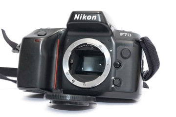 Никон Ф70 — корпус