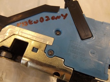 C3 PICASSO ZÁMEK DVEŘE LEVÝ ZADNÍ 4PIN POŠKOZENÝ !!