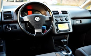 Volkswagen Touran II 2.0 TDI 170KM 2010 Volkswagen Touran Cross Ksenon Szyberdach 7-osobowe Nowy rozrzad, 2.0, zdjęcie 22
