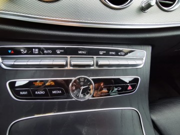 Mercedes Klasa E W213 2020 MERCEDES KLASA E W213 Limuzyna 1.6 200d 160KM * Automat* Przebieg 86487, zdjęcie 21